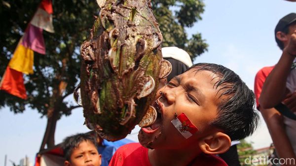 Semarak Lomba HUT RI di Petamburan