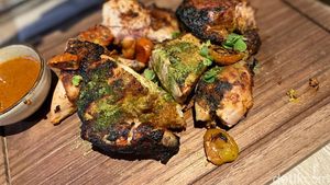 Ayam Biromaru Khas Palu yang Autentik Ada di Restoran Ini