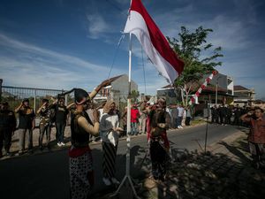 Saat Punakawan Jadi Pengibar Bendera di HUT ke-78 RI