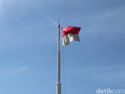 17 Dentuman Meriam dalam Upacara HUT ke-78 RI di Bandung