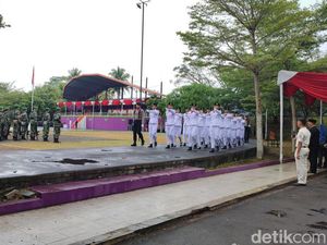 Khidmatnya Upacara HUT RI di Ciamis Meski Diguyur Hujan