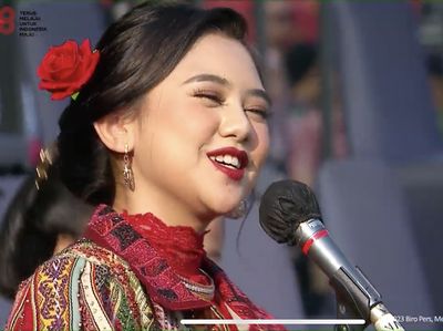 Aksi Ziva Magnolya Bawakan Zamrud Khatulistiwa di Istana