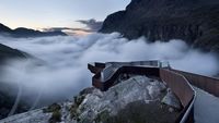 8 Bangunan Unik di Atas Gunung