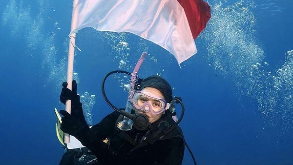 7 Artis Rayakan HUT Kemerdekaan RI dengan Cara Unik, Kibarkan Bendera di Air-Udara