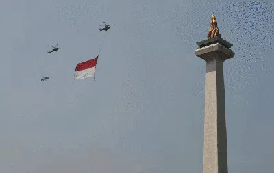 Bingkai Sepekan: Pengibaran Sang Saka Merah Putih Terbesar-Terunik