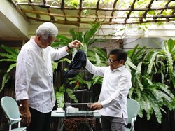 Ganjar Berikan Lovebird Corak Merah Hijau ke Cak Imin, Sinyal Koalisi?