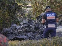 Geger Pesawat Jatuh ke Jalan Tol Malaysia, Tak Ada Panggilan Darurat
