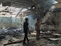 Asap Hitam Dekat Pabrik Paku Sidoarjo Berasal dari Kebakaran Gudang Kosong