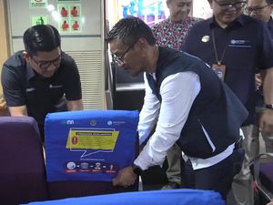 Jasa Raharja Beri Bantuan Cover Seat Kapal Laut Berisi Pesan Keselamatan