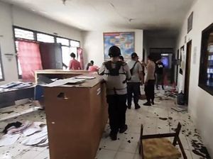 10 Korlap Desa Diperiksa Terkait Pembakaran Aset PT Sawit di Belitung 10 Korlap Desa Diperiksa Terkait Pembakaran Aset PT Sawit di Belitung