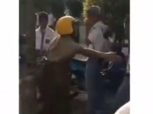 Viral Bu Guru Di-bully Siswa SMA di Maluku Tengah, Disdik Beri Penjelasan Viral Bu Guru Di-bully Siswa SMA di Maluku Tengah, Disdik Beri Penjelasan
