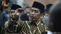 Momen Jokowi Hadiri Peringatan Hari Konstitusi di MPR