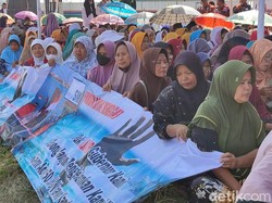 Rayakan Kemerdekaan, Seribuan Korban Rob Sayung Demak Gelar Mimbar Bebas