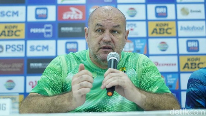 Pelatih Persib Bandung Bojan Hodak.