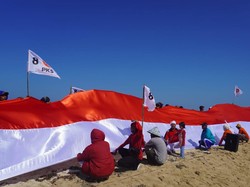 Upacara HUT ke-78 RI, PKS Bentangkan Bendera 78 Meter di Pulau Gusung