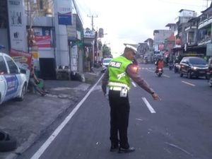Mobil Tabrak Motor di Jalan Denpasar-Gilimanuk, Pemotor Luka Robek di Kepala Mobil Tabrak Motor di Jalan Denpasar-Gilimanuk, Pemotor Luka Robek di Kepala