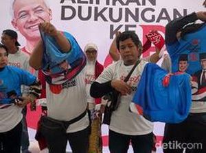 Dukung Ganjar, Relawan PS19GP24 di Padang Lepas Kaus Prabowo-Sandi Dukung Ganjar, Relawan PS19GP24 di Padang Lepas Kaus Prabowo-Sandi