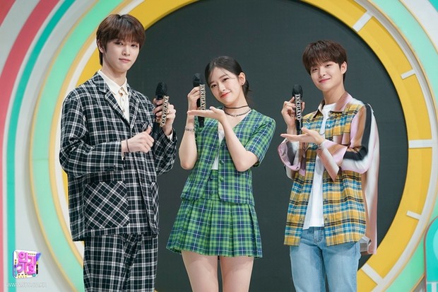 Sungchan RIIZE, Yuji IVE, dan Jihoon TREASURE/ Foto: twitter.com/sbsnoriter Sungchan RIIZE, Yuji IVE, dan Jihoon TREASURE/ Foto: twitter.com/sbsnoriter