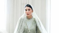 One Step Closer! 5 Pose Tyas Mirasih Gelar Pengajian Jelang Nikah