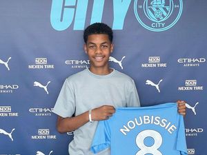 Kalahkan MU dan Arsenal, Man City Dapatkan Wonderkid 14 Tahun Ini