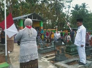MUI Blitar Sebut Upacara Agustusan di Tengah Kuburan Lebih Banyak Mudaratnya MUI Blitar Sebut Upacara Agustusan di Tengah Kuburan Lebih Banyak Mudaratnya