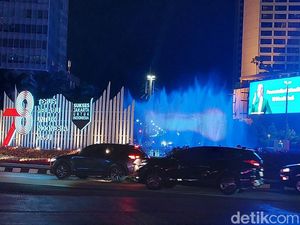 Niat Cuma Nongkrong, Warga Kaget Disuguhi Video Mapping di Bundaran HI