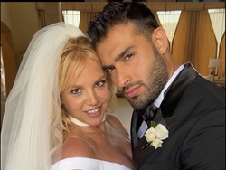 Sam Asghari Dituding Ceraikan Britney Spears Demi Duit