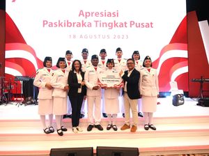 Bank Mandiri Group Beri Kado Tabungan-Koin Emas ke Tim Paskibraka 2023