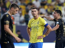 Ronaldo Asyik Keluyuran di Arab Saudi Pakai Gamis