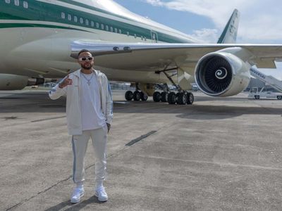 Gaya Neymar di Jet Pribadi saat Terbang ke Riyadh