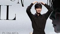 12 Foto Hwang Minhyun di Jakarta Ini Bakal Bikin Kamu Meleleh!