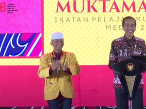 Kuis ala Jokowi di Muktamar IPM Tanya soal Rambut Putih hingga Hijau Kuis ala Jokowi di Muktamar IPM Tanya soal Rambut Putih hingga Hijau