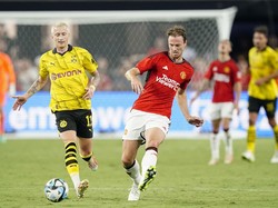 MU Pertimbangkan Rekrut Jonny Evans