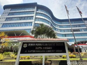 Badan Kehormatan Bakal Panggil 2 Anggota DPRD Medan yang Berkelahi Badan Kehormatan Bakal Panggil 2 Anggota DPRD Medan yang Berkelahi