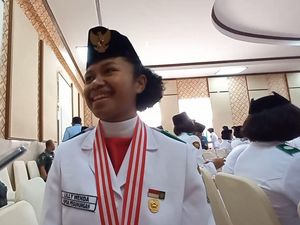 Rahasia Lilly Wenda Tetap Keren Meski Sepatu Lepas Sebelah