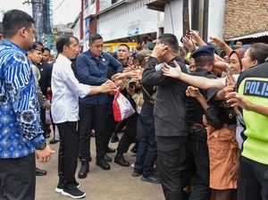 Momen Jokowi Sambangi Pasar dan Sapa Warga di Medan