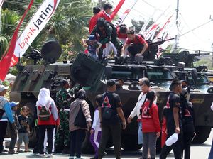 Pelajar Kunjungi Pameran Alutsista di Kota Kediri