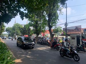 Bandel! Pemotor Masih Lawan Arah di TKP Cekcok YouTuber Vs Ojol Tebet Bandel! Pemotor Masih Lawan Arah di TKP Cekcok YouTuber Vs Ojol Tebet