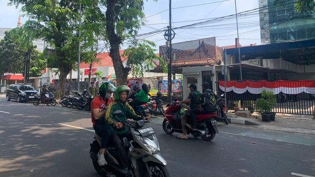 Pemotor lawan arah di Tebet (Mulia/detikcom)