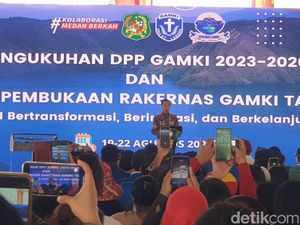 Di Rakernas GAMKI, Jokowi Sebut Politik Panas Antar Kawan Sendiri