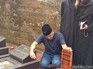 Ibunda Meninggal Dunia, Ramzi: Air Mata Saya Tak Kuasa Ditahan Ibunda Meninggal Dunia, Ramzi: Air Mata Saya Tak Kuasa Ditahan