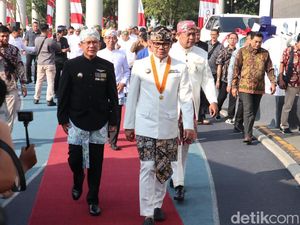 27 Kepala Daerah Hadiri Upacara HUT ke-78 Jabar 27 Kepala Daerah Hadiri Upacara HUT ke-78 Jabar