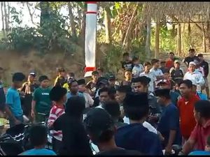 Fakta Sekdes Adu Jotos dengan Penonton di Turnamen Tarkam Sampang Fakta Sekdes Adu Jotos dengan Penonton di Turnamen Tarkam Sampang