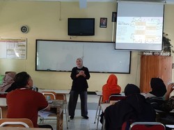 Cerita Ibu Guru Yuni, Ajak Murid Tulis Surat untuk Mas Bupati Kediri