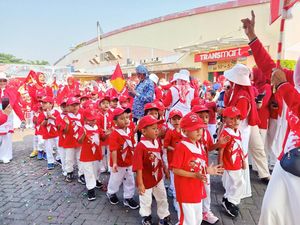 Transmart Serang Gelar Karnaval Merah Putih, Libatkan 1.217 anak TK