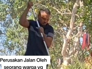 Viral Pria di Sampang Bongkar Jalan Usai Istri Cekcok dengan Tetangga