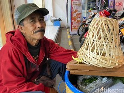 Cerita Yono Pelukis Barry Prima Kini Jadi Penjual Tahu Keliling