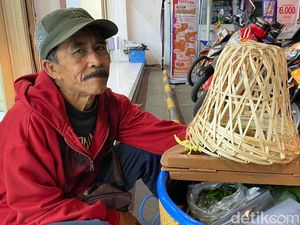 Cerita Yono Pelukis Barry Prima Kini Jadi Penjual Tahu Keliling Cerita Yono Pelukis Barry Prima Kini Jadi Penjual Tahu Keliling