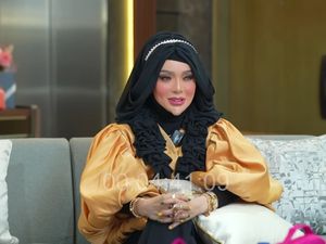 Kisah Yuni Jasmine, PNS Viral bak Barbie Berdagu Lancip, Bikin Netizen Julid Kisah Yuni Jasmine, PNS Viral bak Barbie Berdagu Lancip, Bikin Netizen Julid