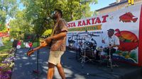 Aksi Basuki Unjuk Gigi Main Drum di Swiss